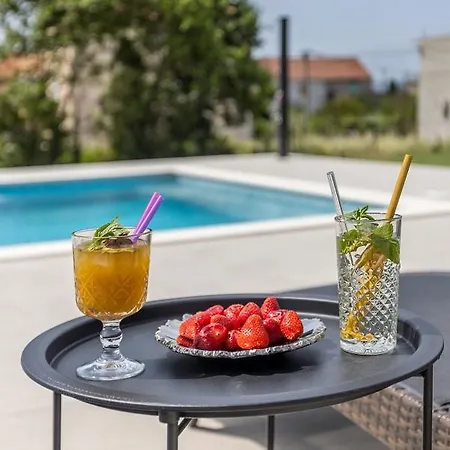 Perkov Vila *