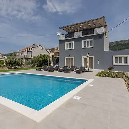 Vila Perkov Kaštela